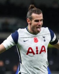  凯恩达成英超百球里程碑，热刺主场击败埃弗顿  